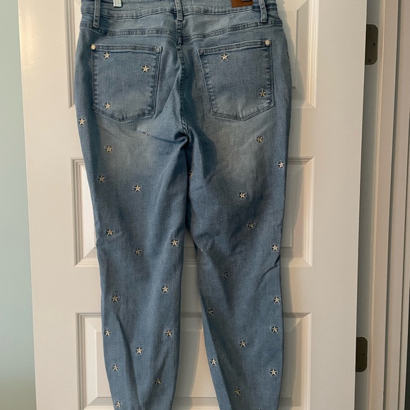 Judy Blue denim jeans with embroidered stars - Picture 2 of 4